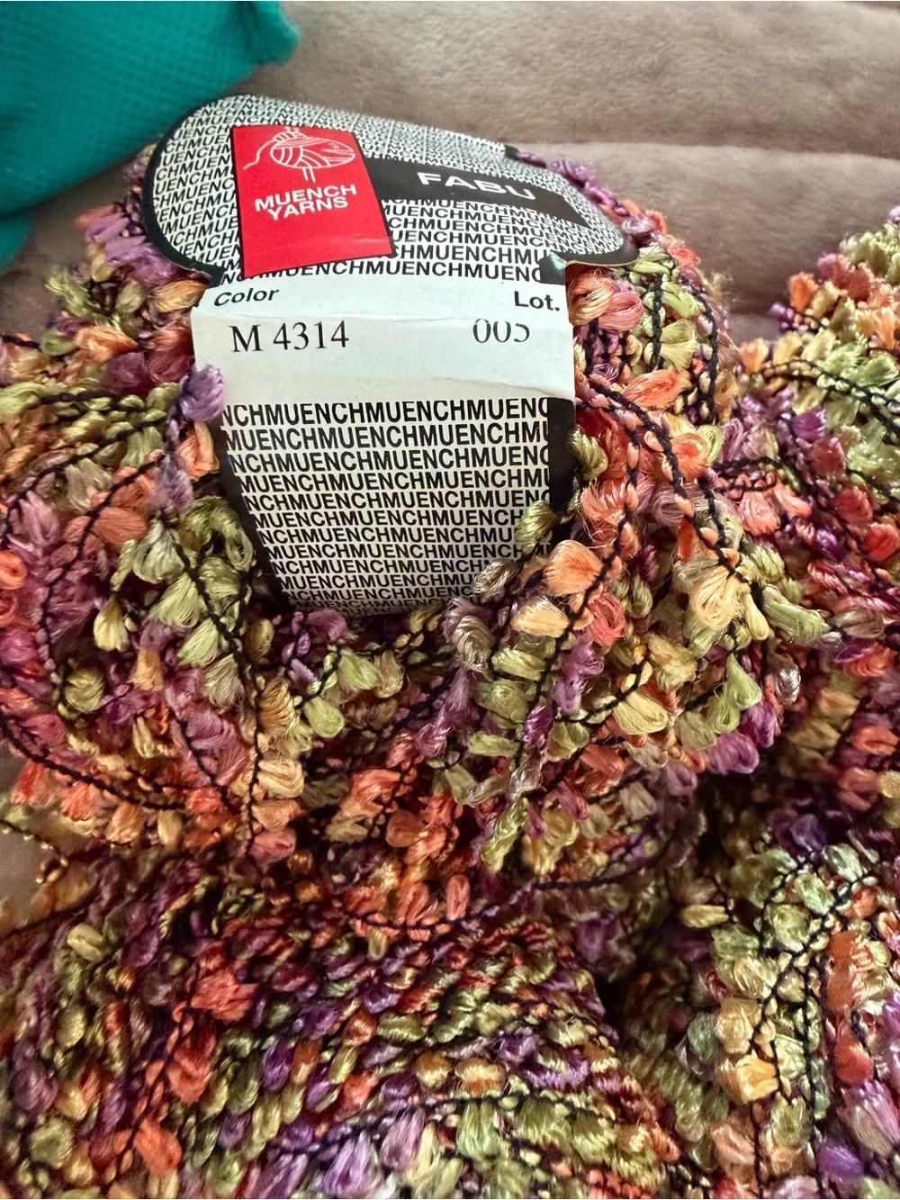 FABU Bouclé Yarn Multicolor Blend (Orange, Green, Purple, Pink) - Picture 2 of 2